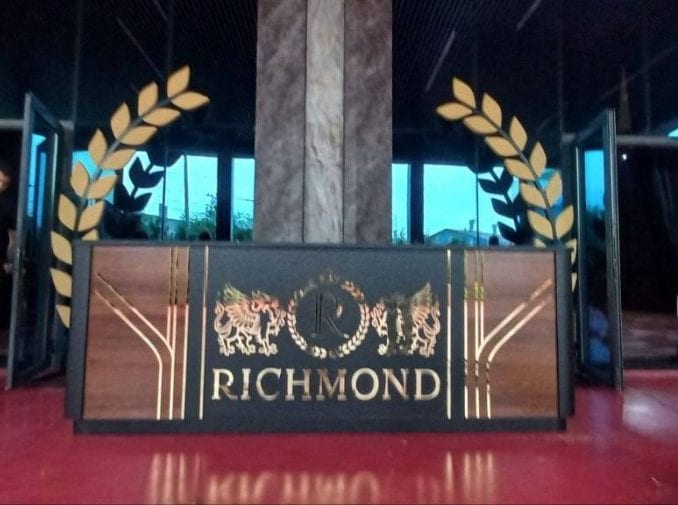 Промостенд Richmond